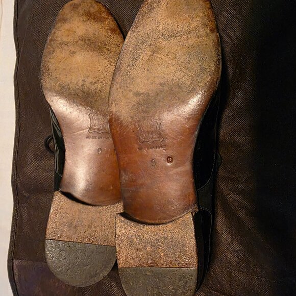 PRIOR OWNED FORMSL PAIR OF BLACK PATENT LEATHER AND SUEDE SHOES, 9D main image 5